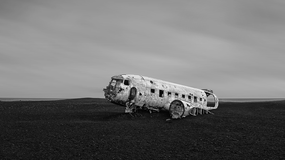 AIRPLANE WRECKAGE -ICELAND -2016