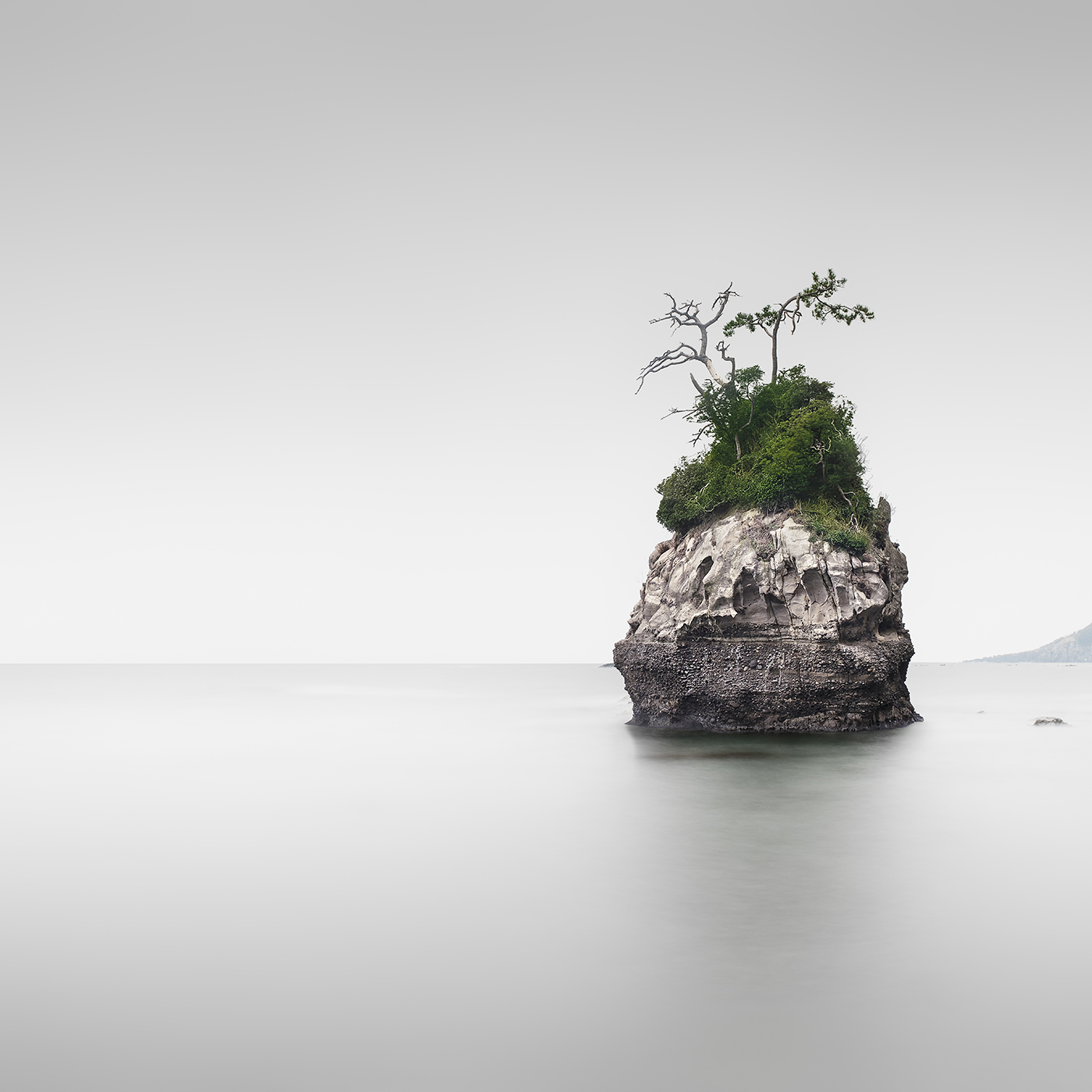 LONE ISLAND NO.4 -HONSHU -JAPAN -2019